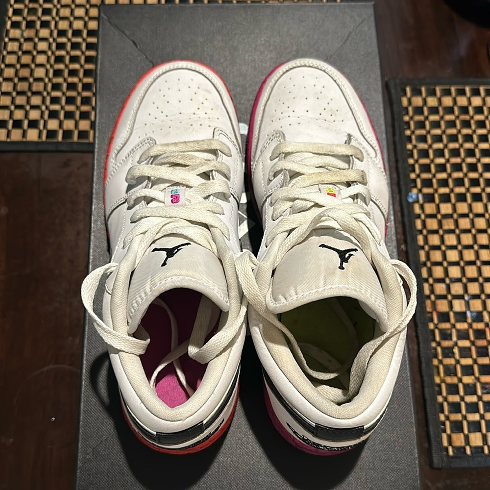 Female low top Jordan’s